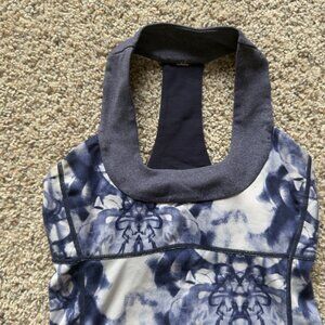 Lululemon Size 6 Blue Tie Dye Yoga Tank